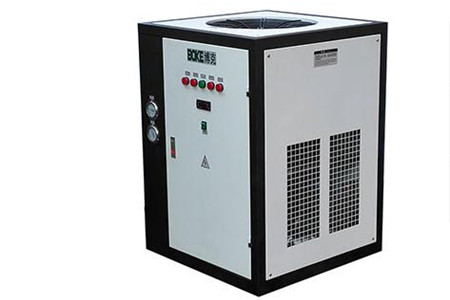 買風(fēng)冷箱式冷水機時遇到低報價應(yīng)該怎么辦？