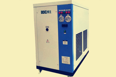 水冷箱式冷水機和螺桿式機組有何不同？